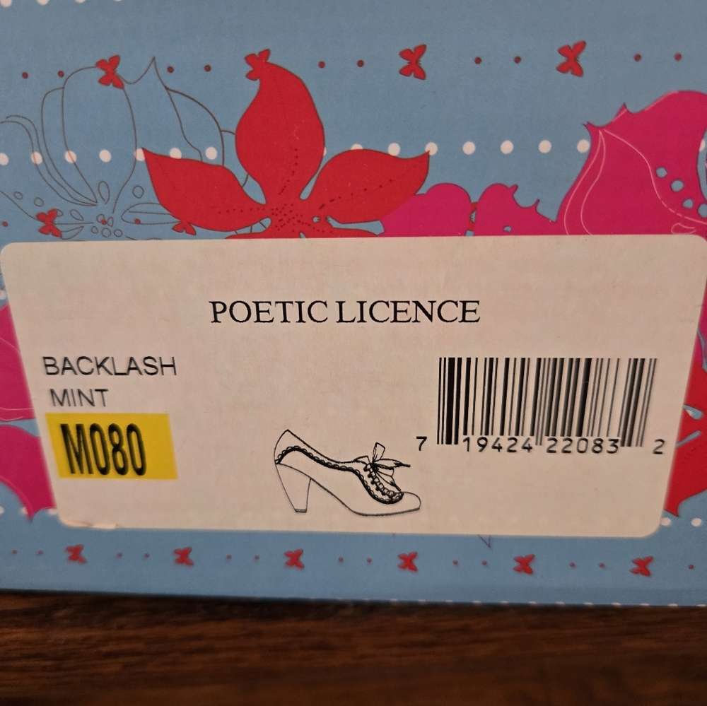 Poetic License Shoes. Size 8/ 39 Emerald Green - Picture 2 of 16